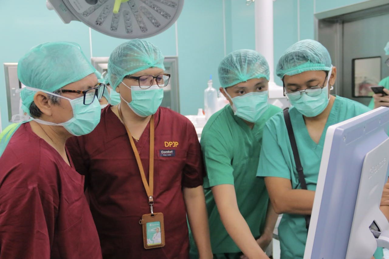 Program Pendidikan Subspesialis Obstetri dan Ginekologi Fetomaternal Laksanakan Tindakan Radiofrequency Ablation